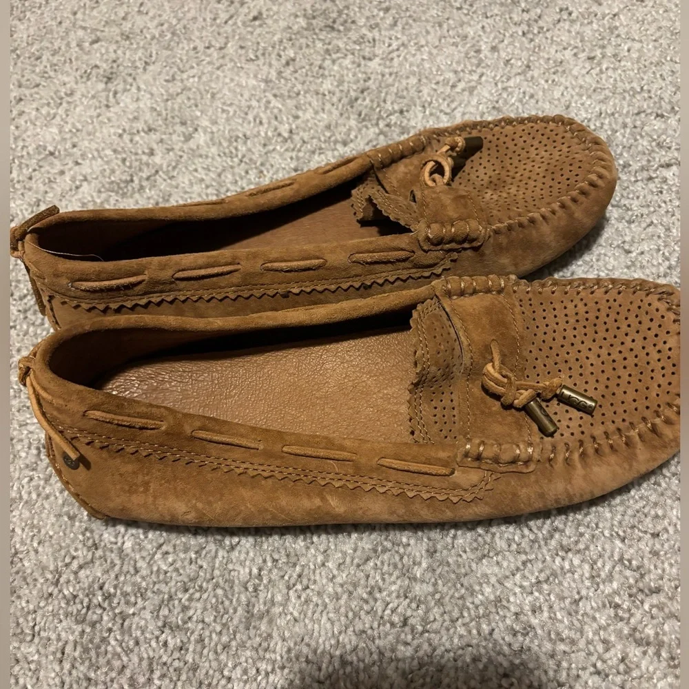UGG Women's Chestnut Suede Moccasin Loafers Size 6.5 - Picture 3 of 10